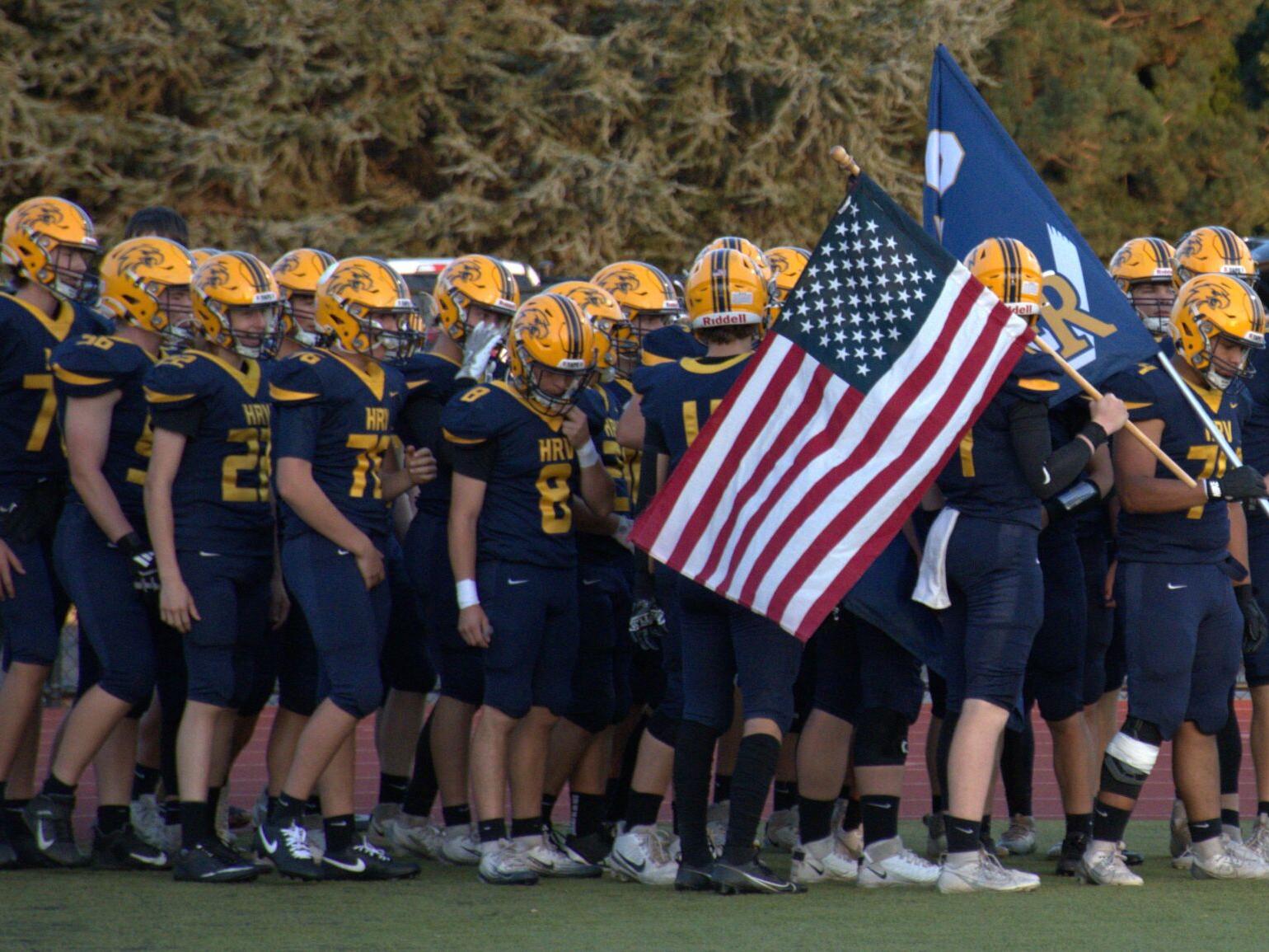 Hood River Valley football wins at Centennial, 36-8